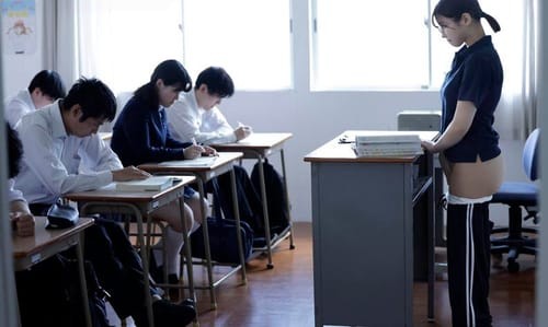 Cô giáo cực dâm có sở thích thẩm du khi đang đứng lớp Mahiro Tadai